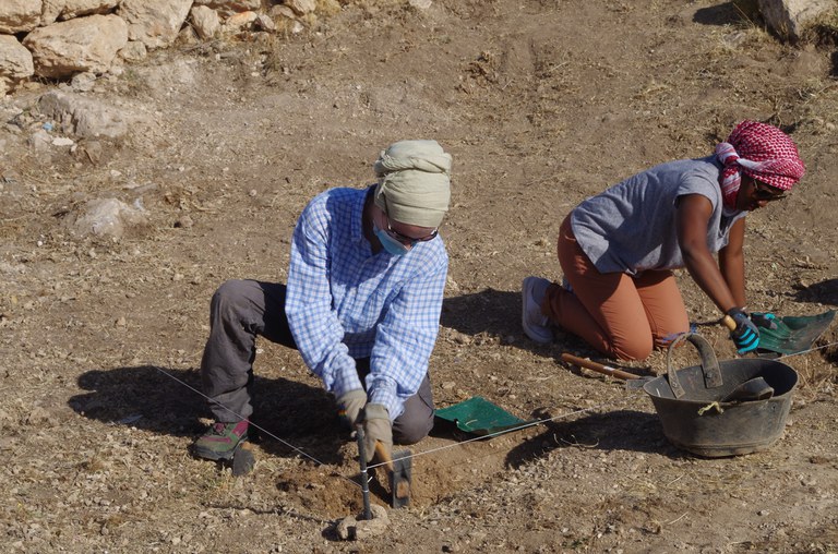 Anna Abdul Aziz and Krystal Uzuegbu excavating the courtyard.jpg