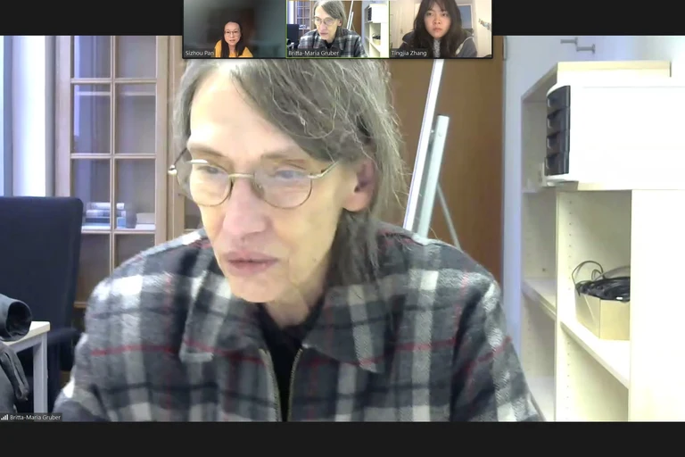 19.01.2022,  Frau Dr. Gruber im Unterricht, Raum 1.036 (Brühler Str. 7).