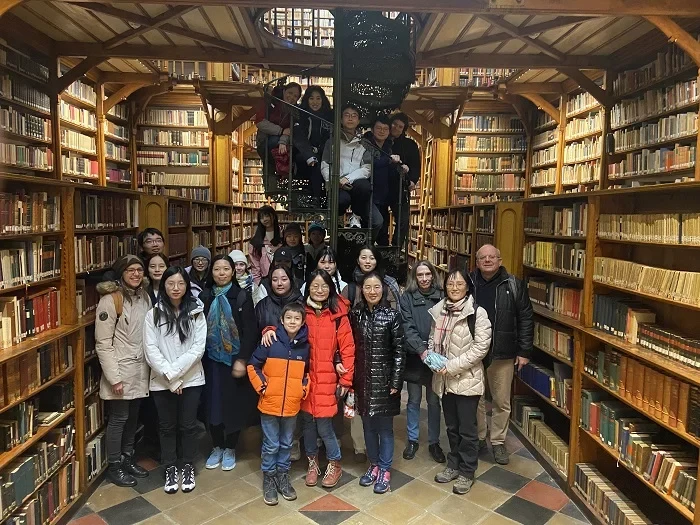 25.11.2023. Besuch der Abteilung für Sinologie in der Jesuitenbibliothek im Kloster Maria Laach.